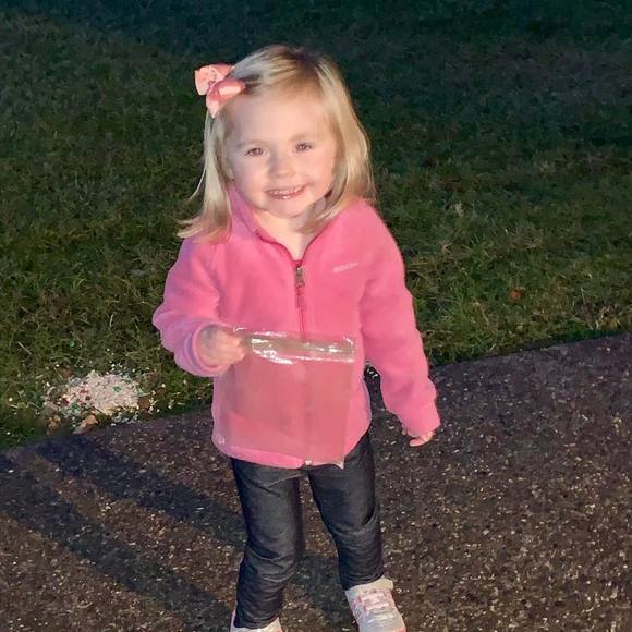 Meet your Posher, Carrie - Picture 1 of 1